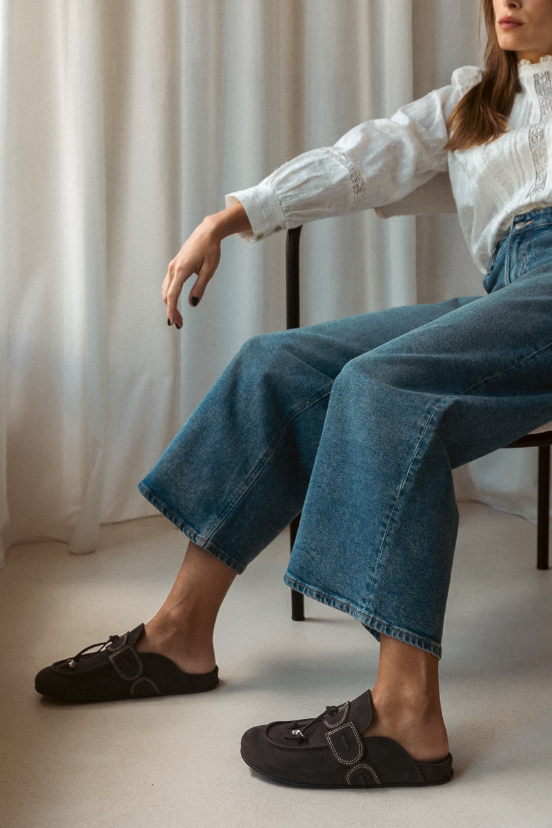 BO SUEDE TASSEL MULES