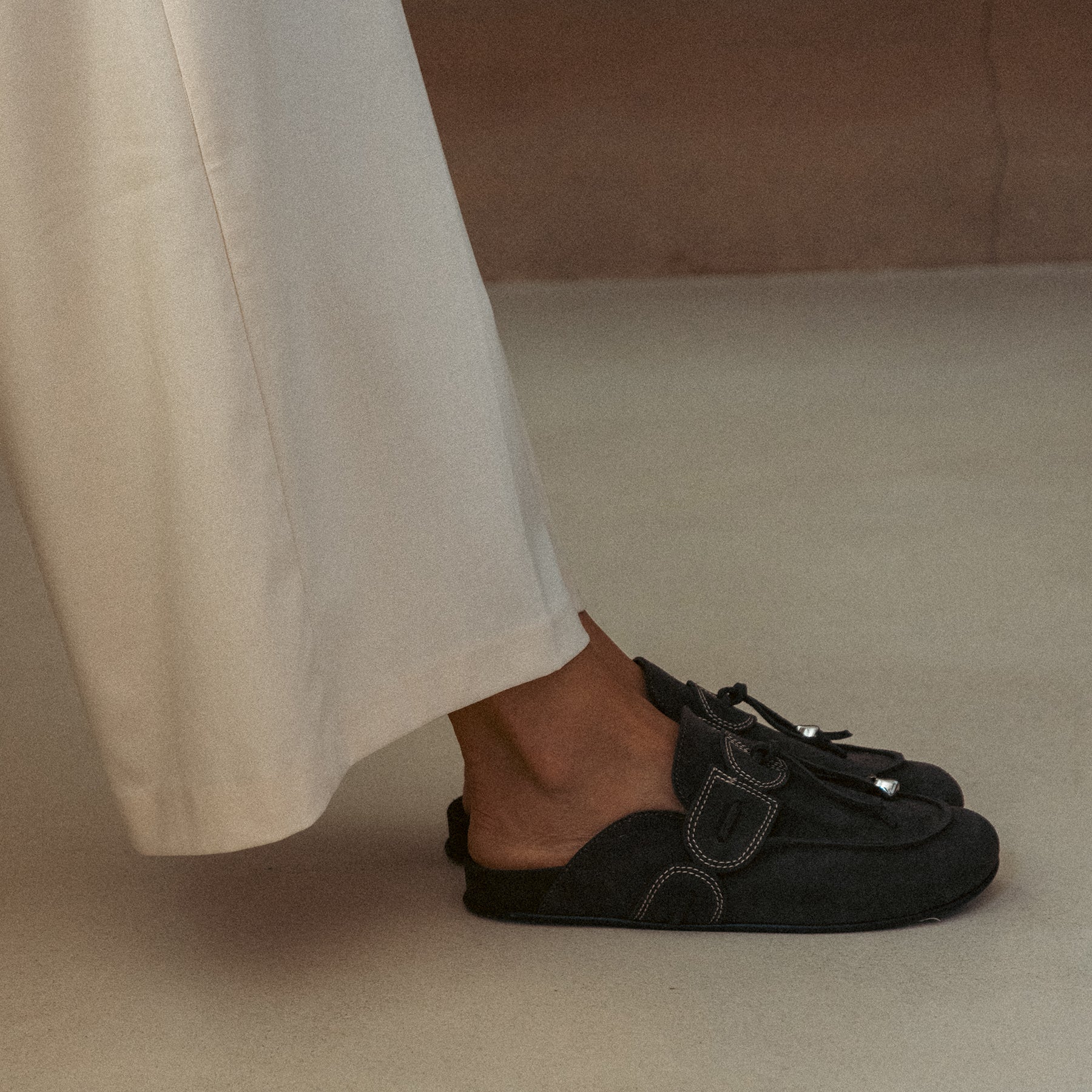 BO SUEDE TASSEL MULES